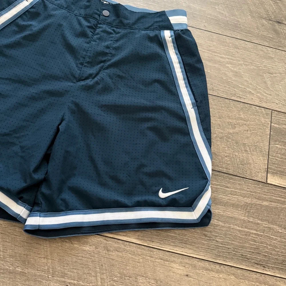 Nike Golf Club Dri-FIT Mesh Shorts Navy Blue Striped Loose Fit Basketball Mens S